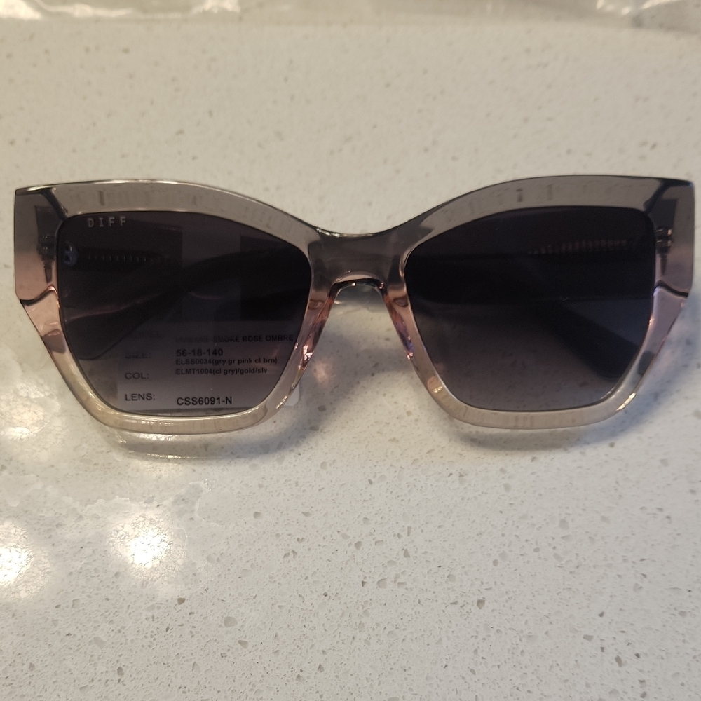 NIB Diff Eyewear Women's Gradient Sunglasses